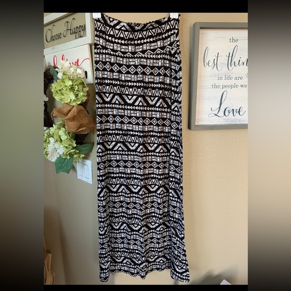 Kirious Long Maxi Black&White Printed Skirt NWOT Size S - Picture 5 of 5